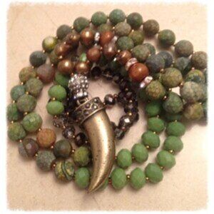 Horn Pendant Necklace